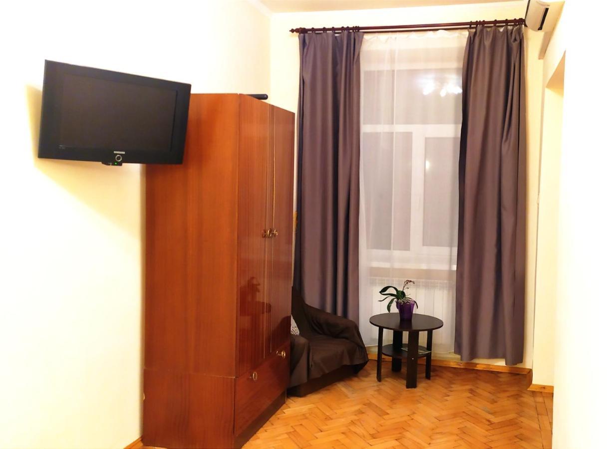 Центр Свободи Lviv Ngoại thất bức ảnh
