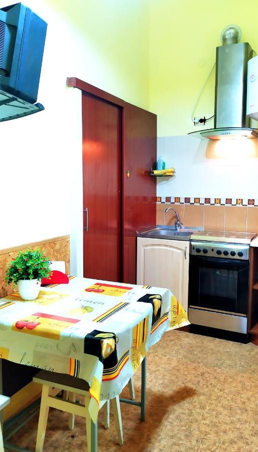 Центр Свободи Lviv Ngoại thất bức ảnh